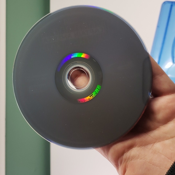 Set of 2- Blue-Ray Dvds Deadpool & Capt America Civil War - Picture 3 of 5